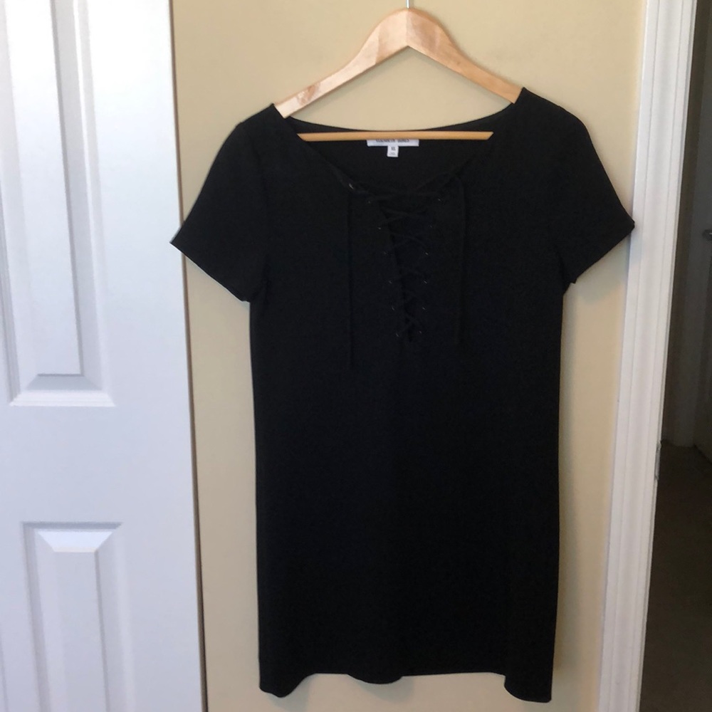 Elizabeth & James black t-shirt dress sz XS